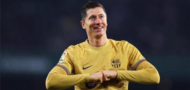 ليفاندوفسكي: برشلونة أمامه الكثير للعودة أوروبيًا.. وتفاجأت بموهبة ديمبلي